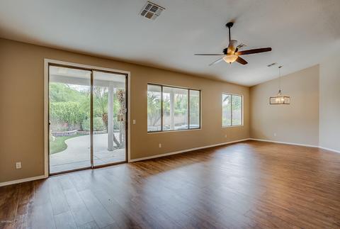 2833 S 65th Ln, Phoenix, AZ 85043 photo 8