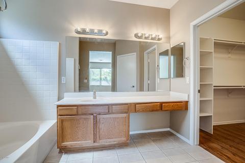 2833 S 65th Ln, Phoenix, AZ 85043 photo 11