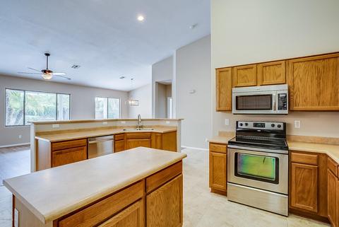 2833 S 65th Ln, Phoenix, AZ 85043 photo 7