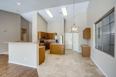 2833 S 65th Ln, Phoenix, AZ 85043 photo 5