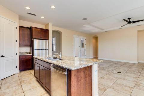 3205 E Branham Ln, Phoenix, AZ 85042 photo 10