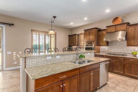 3737 Ember Glow Way, Phoenix, AZ 85050 photo 2