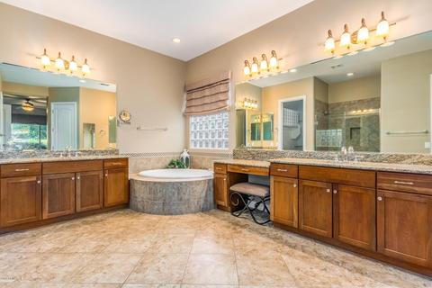 3737 Ember Glow Way, Phoenix, AZ 85050 photo 4