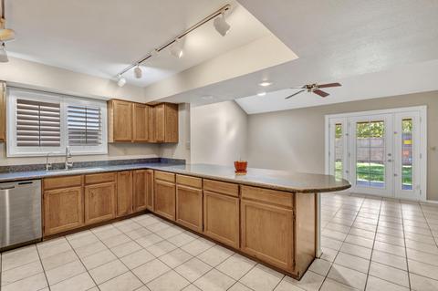 143 S Ocean Dr, Gilbert, AZ 85233 photo 14