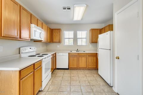 1089 E Lowell Ct, Gilbert, AZ 85295 photo 2
