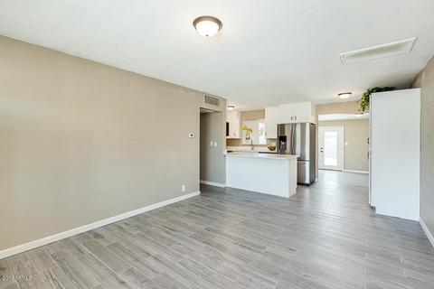 805 Echo Ln, Phoenix, AZ 85020 photo 3