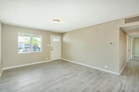 805 Echo Ln, Phoenix, AZ 85020 photo 6