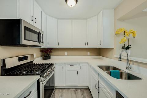 805 Echo Ln, Phoenix, AZ 85020 photo 9