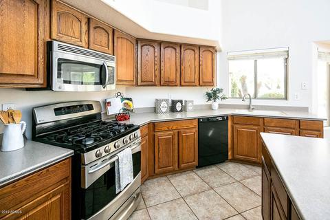 929 E Betsy Ln, Gilbert, AZ 85296 photo 5