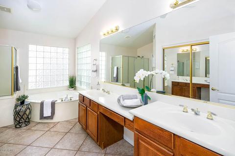 929 E Betsy Ln, Gilbert, AZ 85296 photo 14