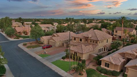 653 E Iris Ct, Gilbert, AZ 85296 photo 6