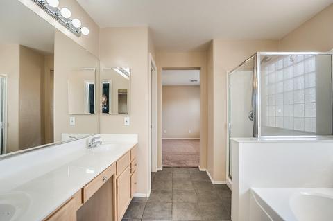 1899 S Falcon Dr, Gilbert, AZ 85295 photo 5