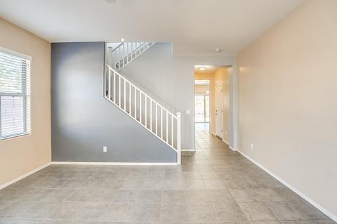 1899 S Falcon Dr, Gilbert, AZ 85295 photo 2