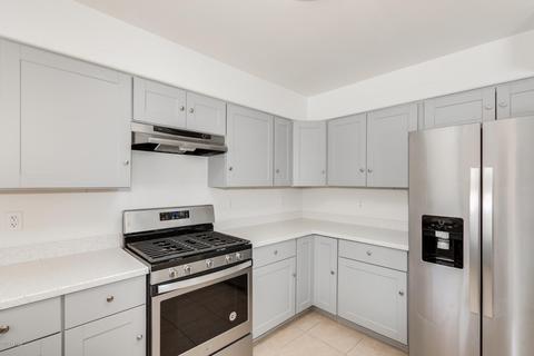 1365 E Vaughn Ave, Gilbert, AZ 85234 photo 2