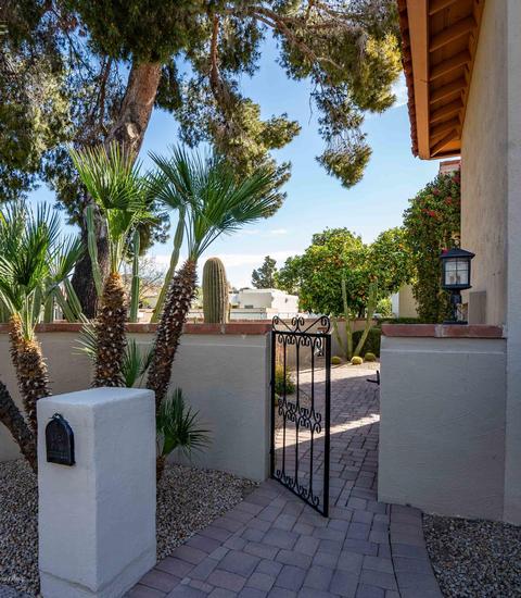 1517 E Solano Dr, Phoenix, AZ 85014 photo 2
