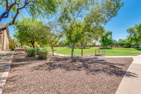 1041 S Crossroads Dr, Gilbert, AZ 85296 photo 4