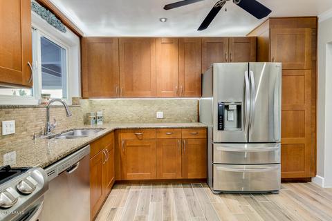 1013 E Denton Ln, Phoenix, AZ 85014 photo 4