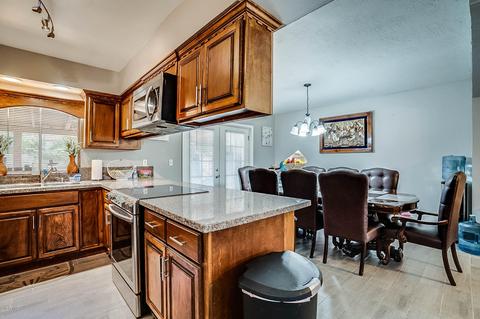 6113 W Mitchell Dr, Phoenix, AZ 85033 photo 8