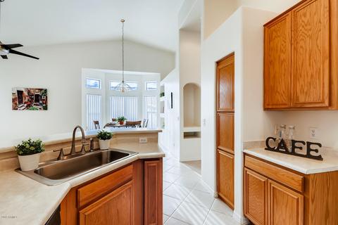 2105 E Sharon Dr, Phoenix, AZ 85022 photo 9