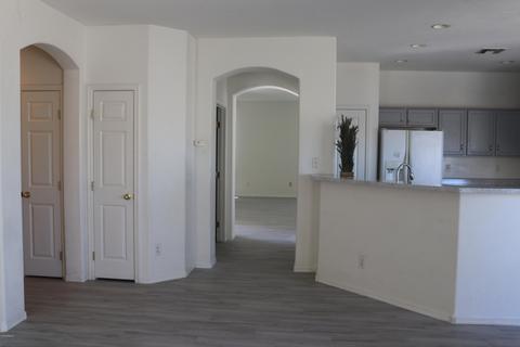 1502 E Gary Way, Phoenix, AZ 85042 photo 9