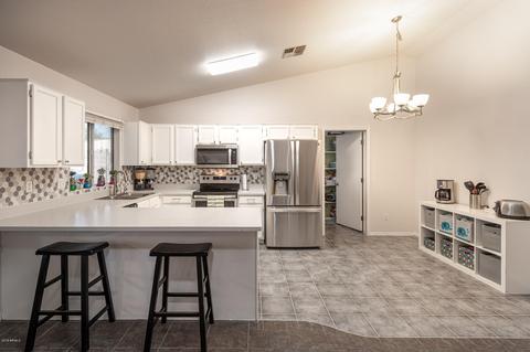 8056 Ensenada St, Mesa, AZ 85207 photo 2