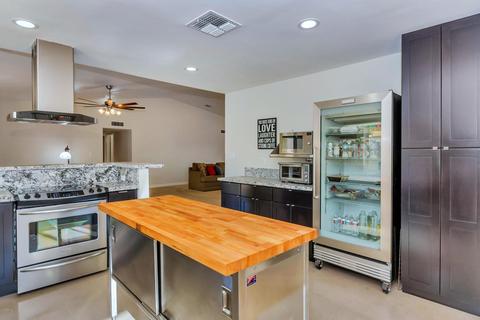 2365 E Becker Ln, Phoenix, AZ 85028 photo 4