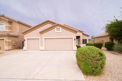 653 E Stottler Dr, Gilbert, AZ 85296 photo 1