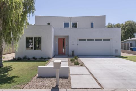 3917 E Mulberry Dr, Phoenix, AZ 85018 photo 1