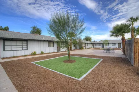 825 E Marlette Ave, Phoenix, AZ 85014 photo 2