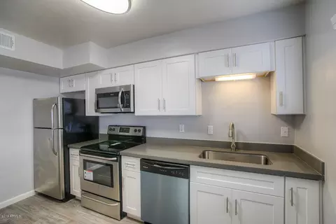 825 E Marlette Ave, Phoenix, AZ 85014 photo 13
