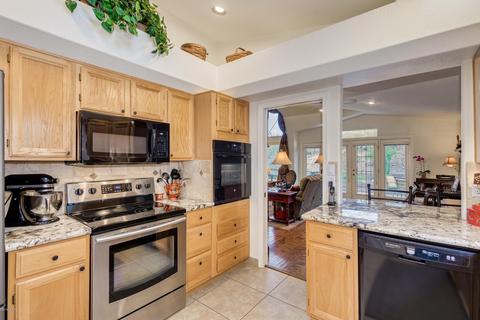 1643 E Waltann Ln, Phoenix, AZ 85022 photo 17