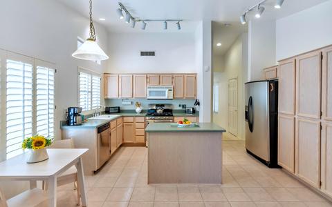 3352 E Menadota Dr, Phoenix, AZ 85050 photo 2