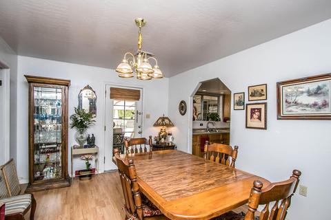 9032 S 17th Pl, Phoenix, AZ 85042 photo 6