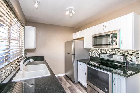 1906 E Sandra Ter, Phoenix, AZ 85022 photo 5