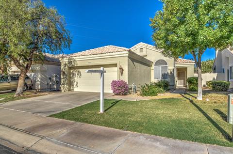 2070 E Huron Ct, Gilbert, AZ 85234 photo 3