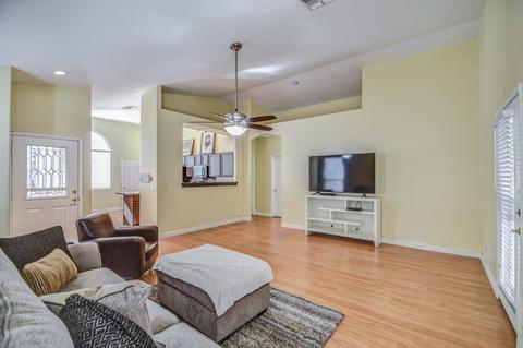 2070 E Huron Ct, Gilbert, AZ 85234 photo 9