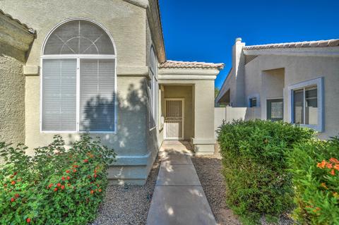 2070 E Huron Ct, Gilbert, AZ 85234 photo 4