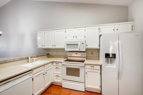 100 N Heritage Dr, Gilbert, AZ 85234 photo 3