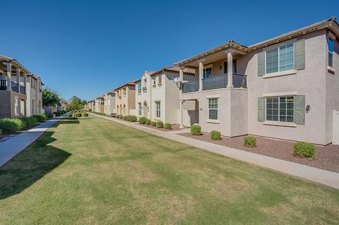 3913 Edna Dr, Gilbert, AZ 85296 photo 3