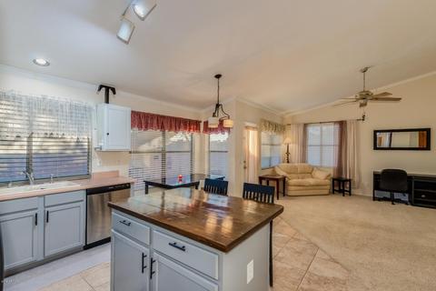 538 E Devon Dr, Gilbert, AZ 85296 photo 2