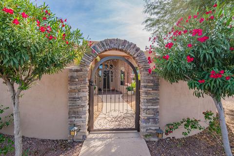 29 E Tanya Rd, Phoenix, AZ 85086 photo 2