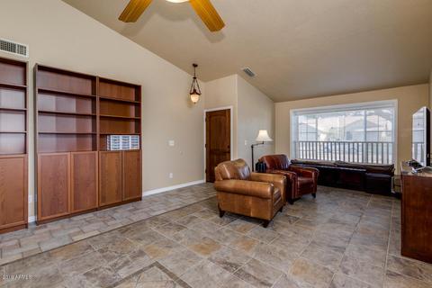 402 E Melody Ln, Gilbert, AZ 85234 photo 5