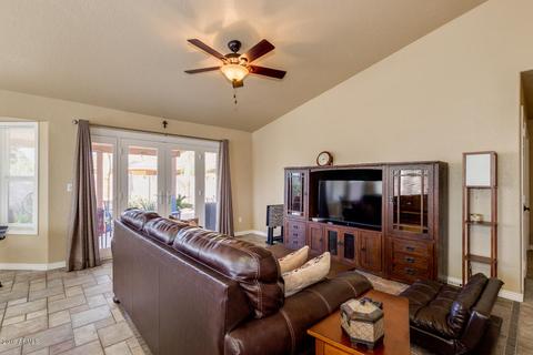 402 E Melody Ln, Gilbert, AZ 85234 photo 13