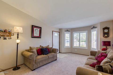 307 E Leah Ln, Gilbert, AZ 85234 photo 3