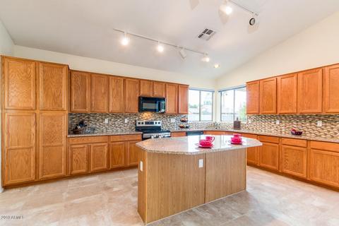 1760 E Amber Ct, Gilbert, AZ 85296 photo 3
