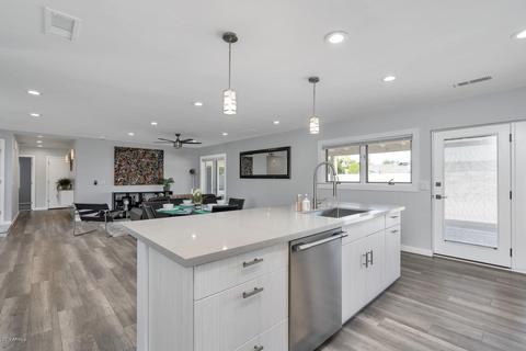 2828 E Sunnyside Dr, Phoenix, AZ 85028 photo 13