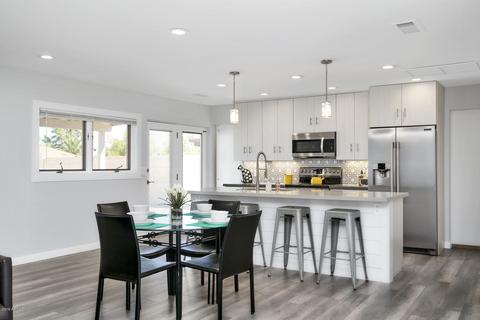 2828 E Sunnyside Dr, Phoenix, AZ 85028 photo 9
