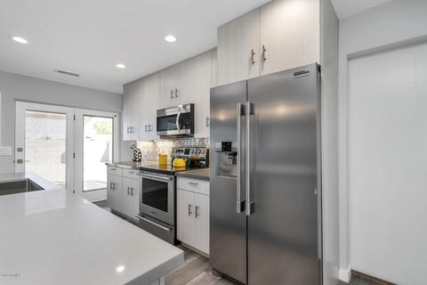 2828 E Sunnyside Dr, Phoenix, AZ 85028 photo 12