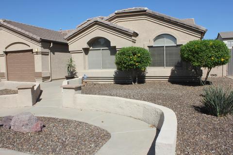 902 E Betsy Ln, Gilbert, AZ 85296 photo 2