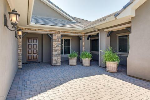 2051 E Crescent Way, Gilbert, AZ 85298 photo 3